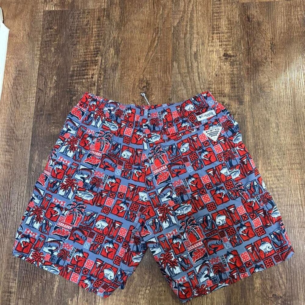 Men's Medium Columbia red & blue sportswear shorts in excellent condition